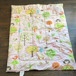 Circo Forest Friends Quilt in Pink and Green